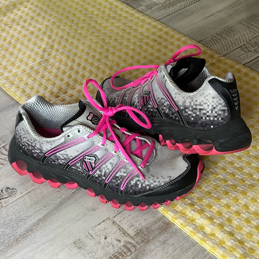 K-Swiss athletic Shoes